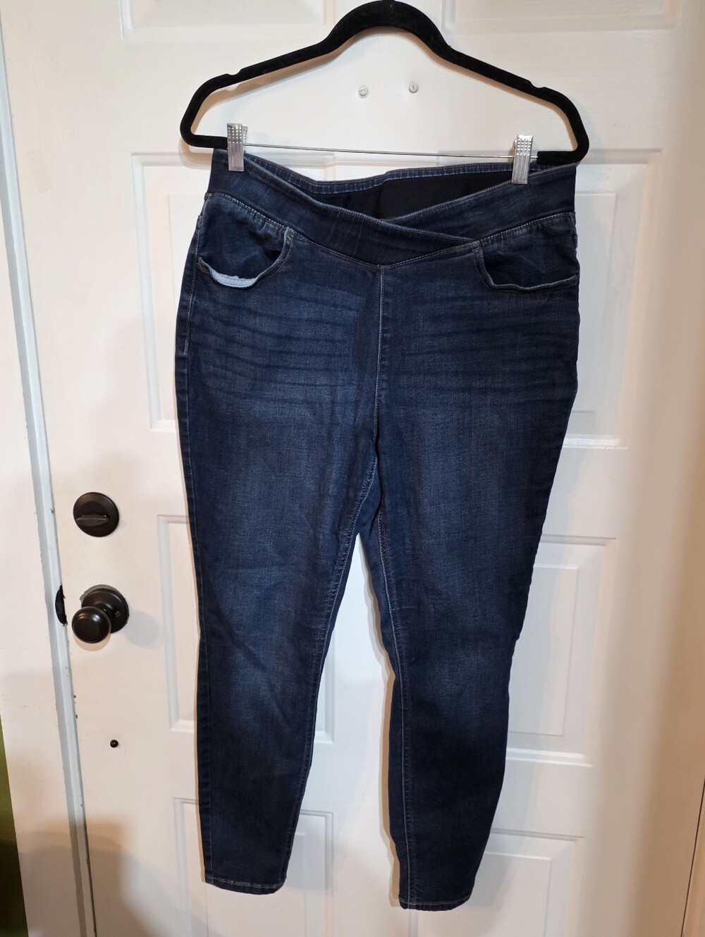 m jeans Cool Comfort Crossover Hi Rise Pull On Super Skinny Jean Large-Short #26